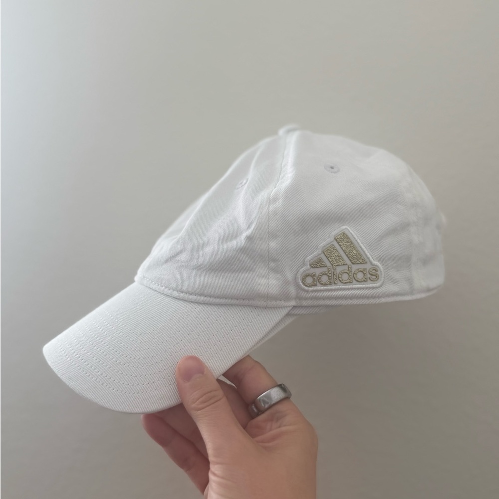 Adidas White Baseball Cap Hat with Gold Logo – Adjustable Strapback